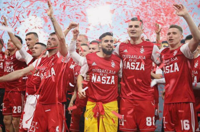 Kluby piłkarskie i historia Ekstraklasy